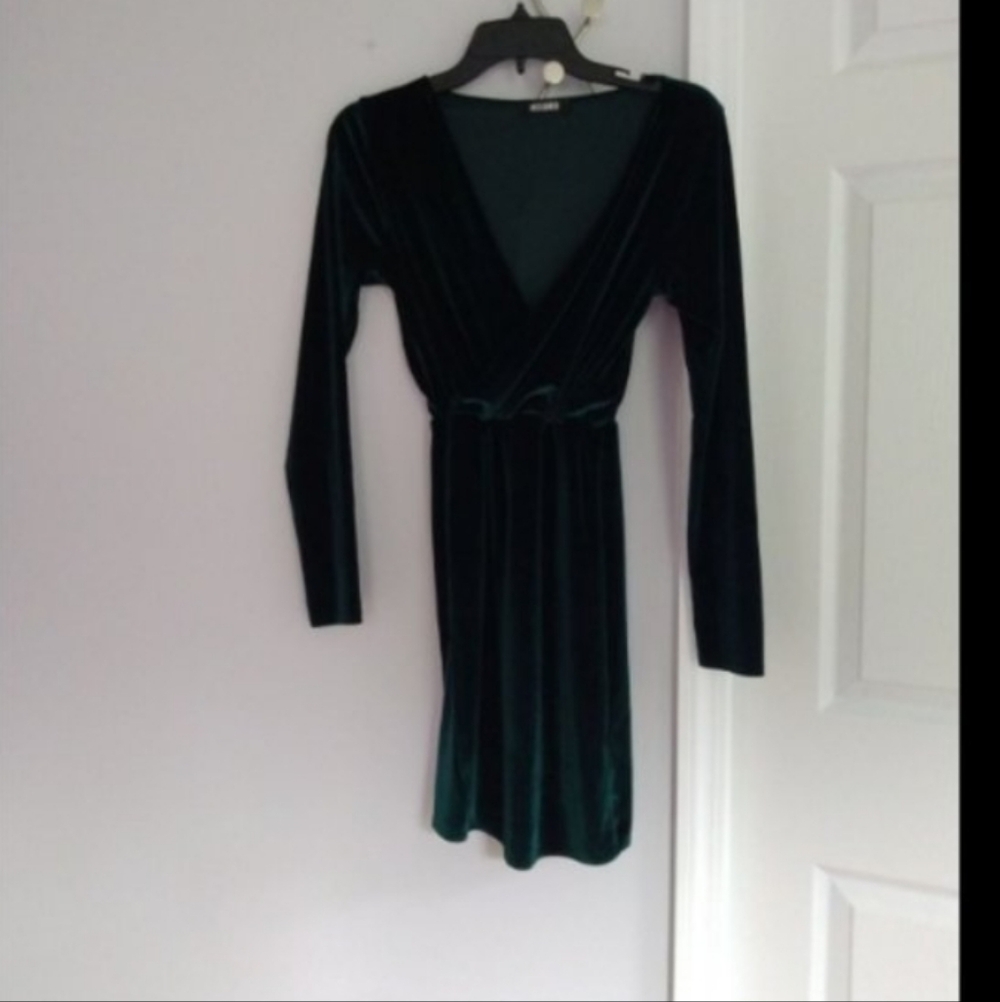 Missguided Womens V Neck Long Sleeve Faux Wrap Velvet Mini Dress Green
